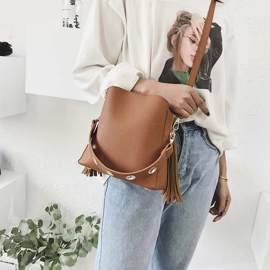 Vintage Fringe Bucket Shoulder Bag Suede Messenger Crossbody Bag