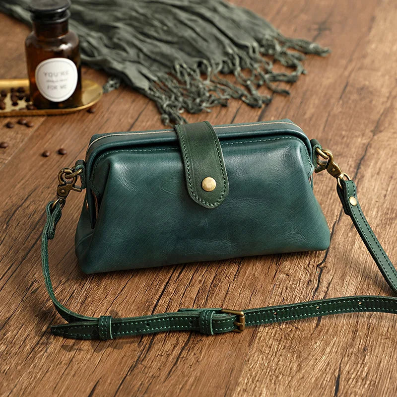Vintage Doctor Bags Crossbody Women Casual Handbags Small Clip Purses Travel