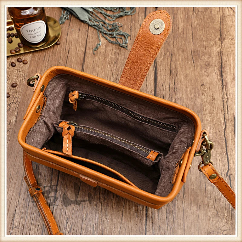 Vintage Doctor Bags Crossbody Women Casual Handbags Small Clip Purses Travel