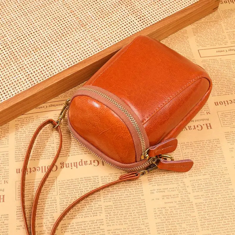 Vintage Oil Wax Cow Leather Shoulder Crossbody Bag for Women