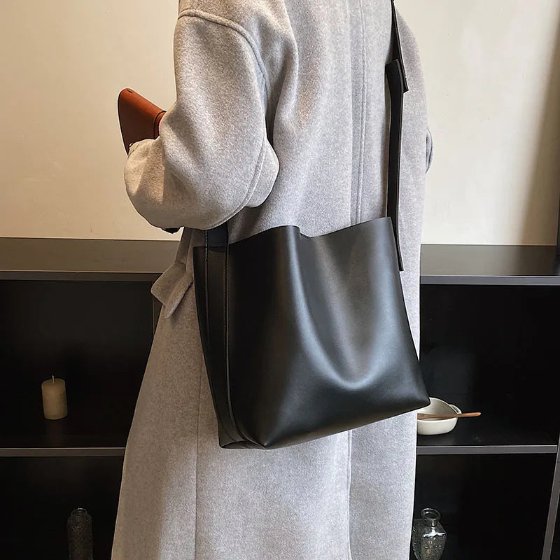 Vintage Leather Bucket Bag for Women Winter Soft Leather Shoulder Handbag