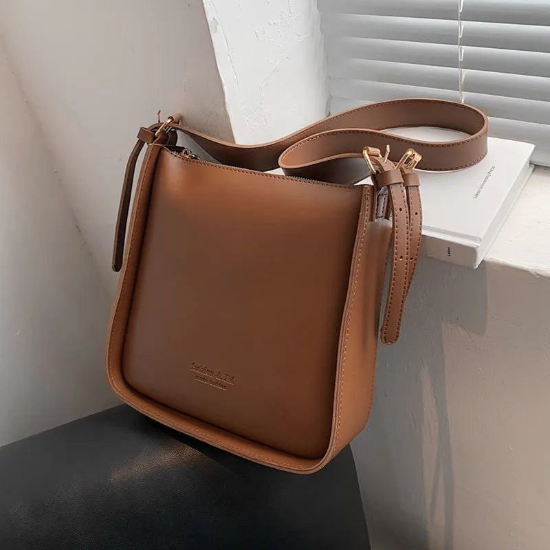 Vintage Wide Strap Bucket Crossbody Shoulder Bags Autumn Large Capacity