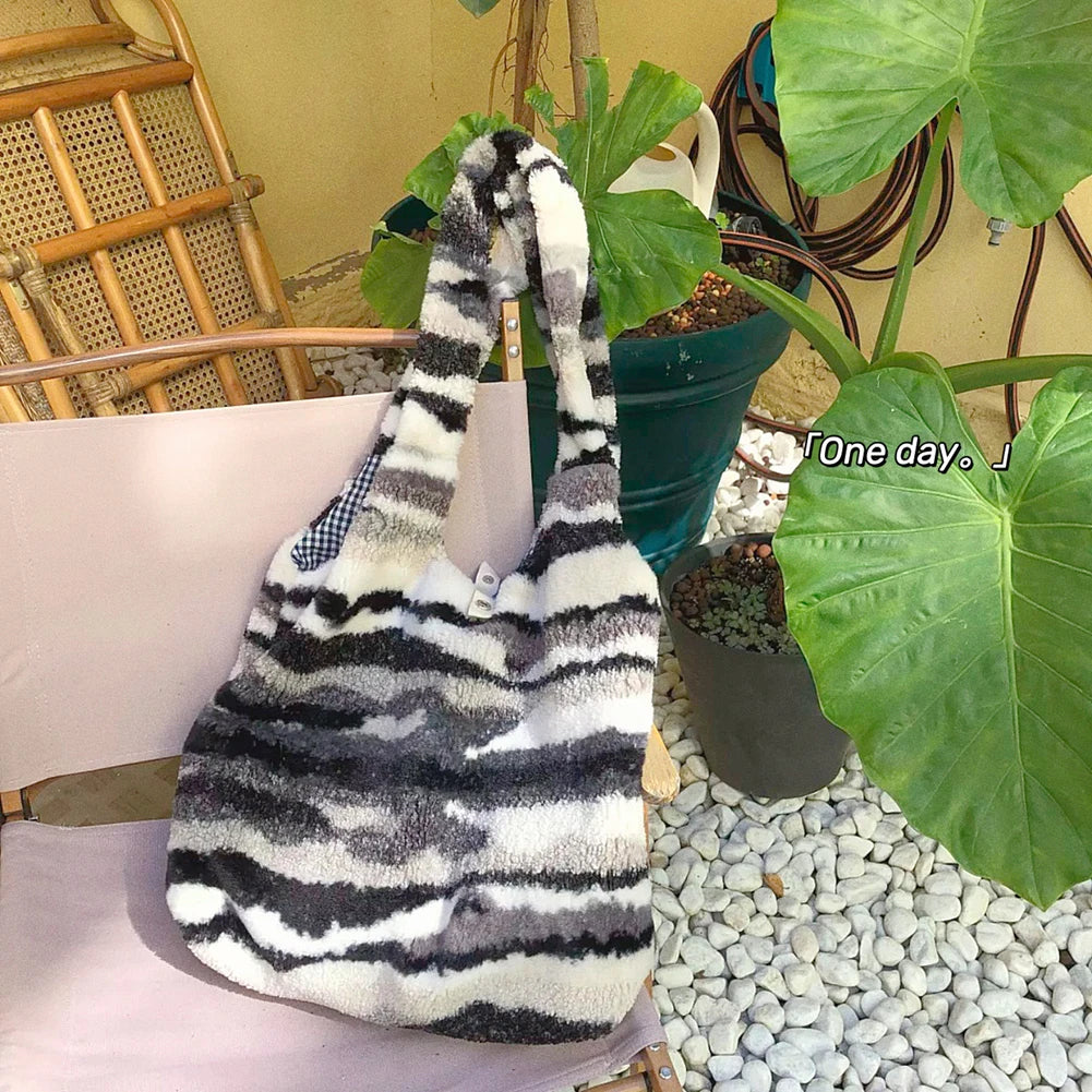 Vintage Women Tote Bag Large Capacity Plush Handbag Soft Fluffy Portable Handle
