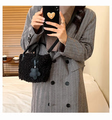 Winter Women's Lamb Wool Shoulder Bags Soft Plush Ladies Bucket Messenger Bag