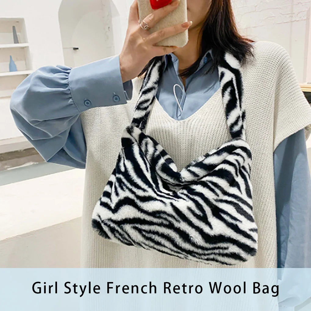 Woman Plush Shoulder Bag Large Capacity Handbag Organizers Zipper Closure Bags