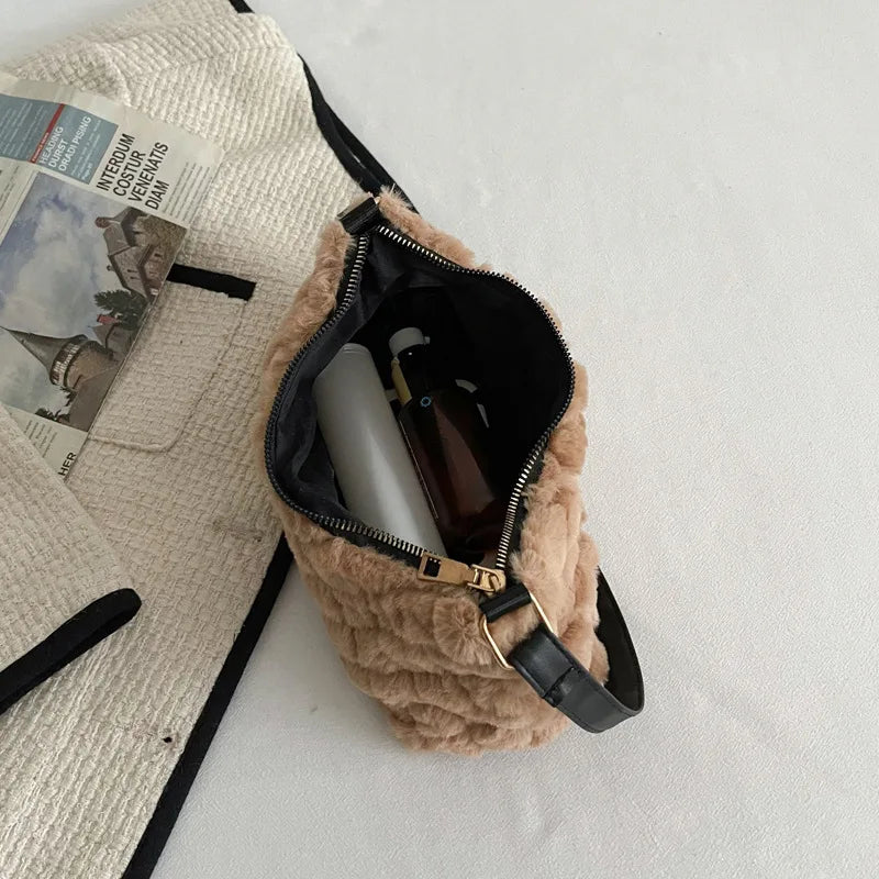 Women Argyle Shoulder Bags Plush Winter Handbags Outdoor Purse Shoulder Underarm