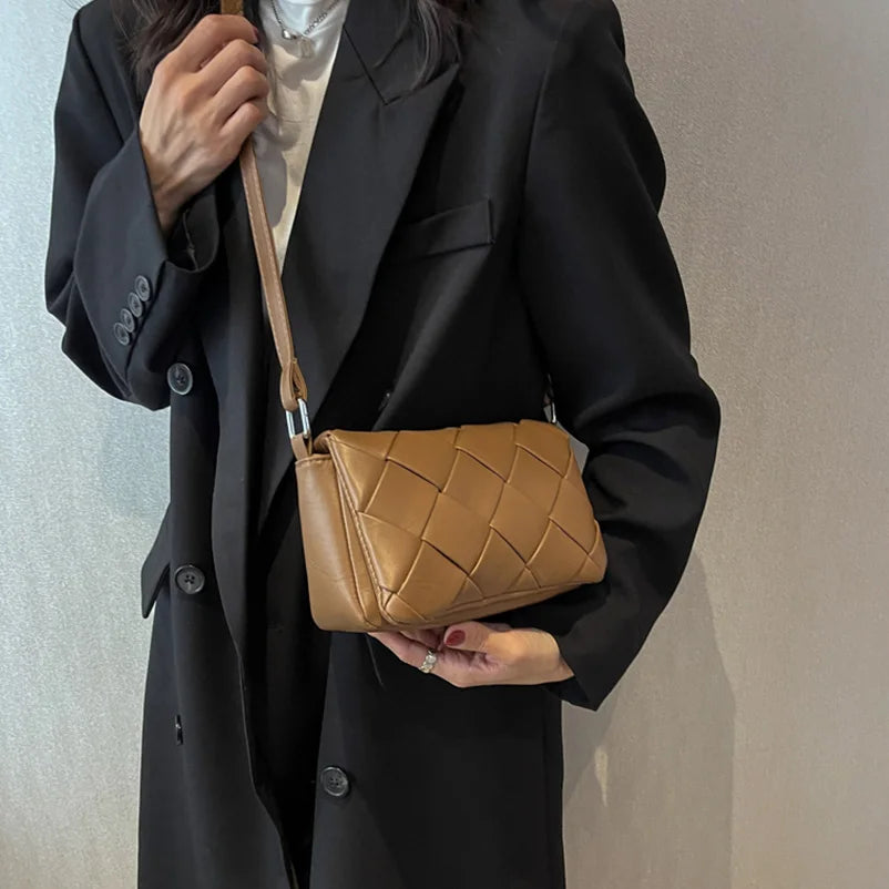 Women Woven Shoulder Bag Western Style Messenger Bags