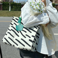 Women Canvas Bag Large-capacity Shoulder Bag Female Ins Hot Niche Tote Bag Hand