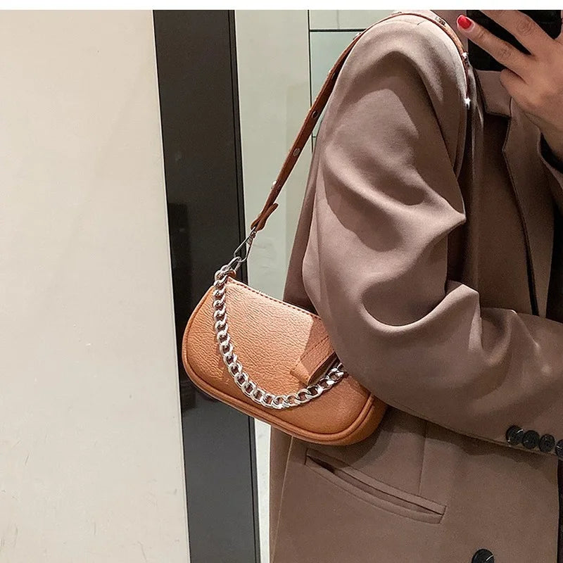 Women Crossbody Bag Adjustable Shoulder Messenger Bag Winter Handbag with Chain