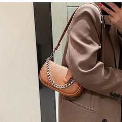 Women Crossbody Bag Adjustable Shoulder Messenger Bag Winter Handbag with Chain