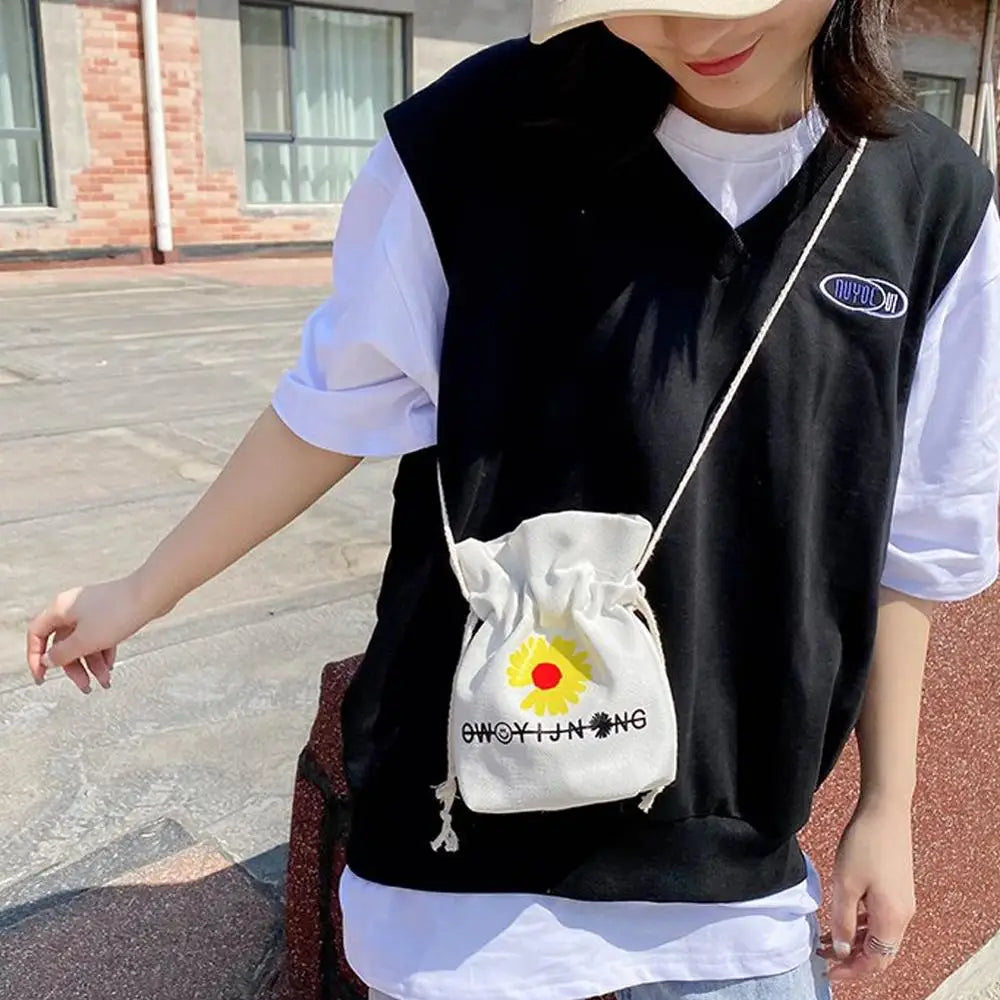 Women Canvas Messenger Bag Daisy Shoulder Bag Student Fairy Crossbody Bag