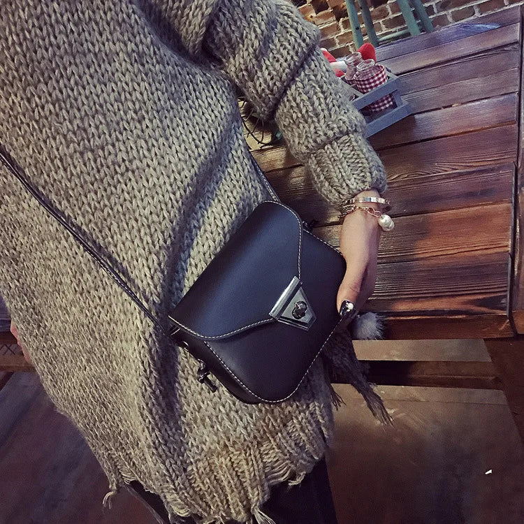 Retro Oil Leather Women Shoulder Bag Triangle Lock Handbag