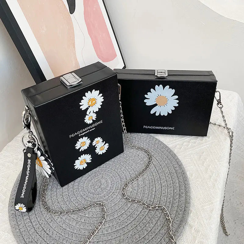 Women Chain Crossbody Bag Ladies Purse Clutch Bag