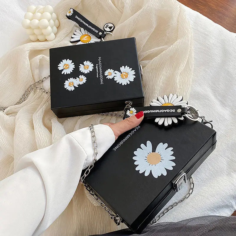 Women Chain Crossbody Bag Ladies Purse Clutch Bag