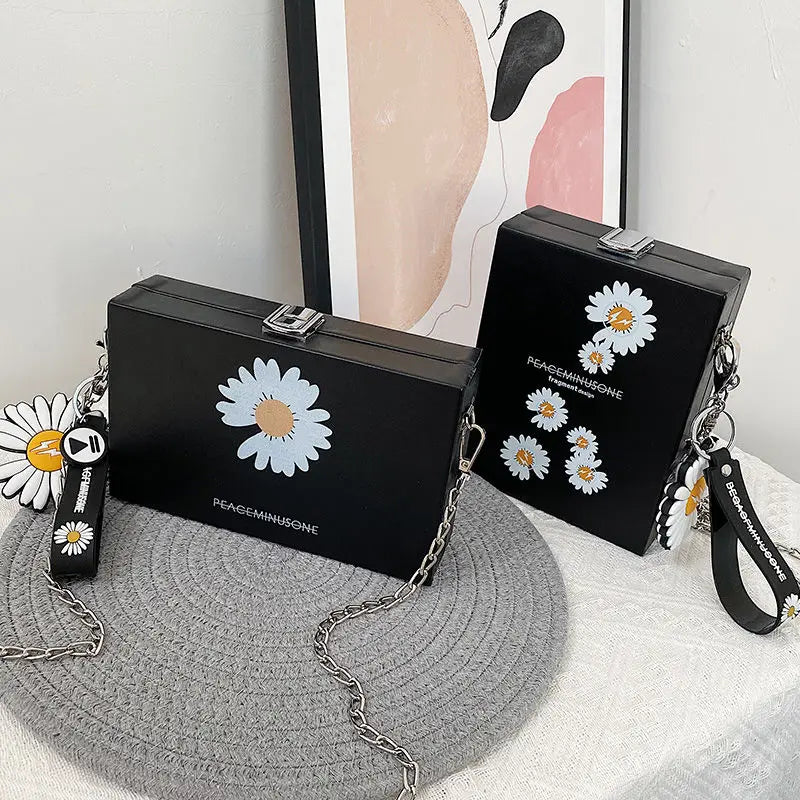 Women Chain Crossbody Bag Ladies Purse Clutch Bag