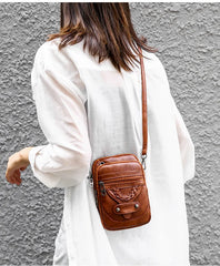 Retro Leather Crossbody Bag for Women Small Phone Shoulder Handbag