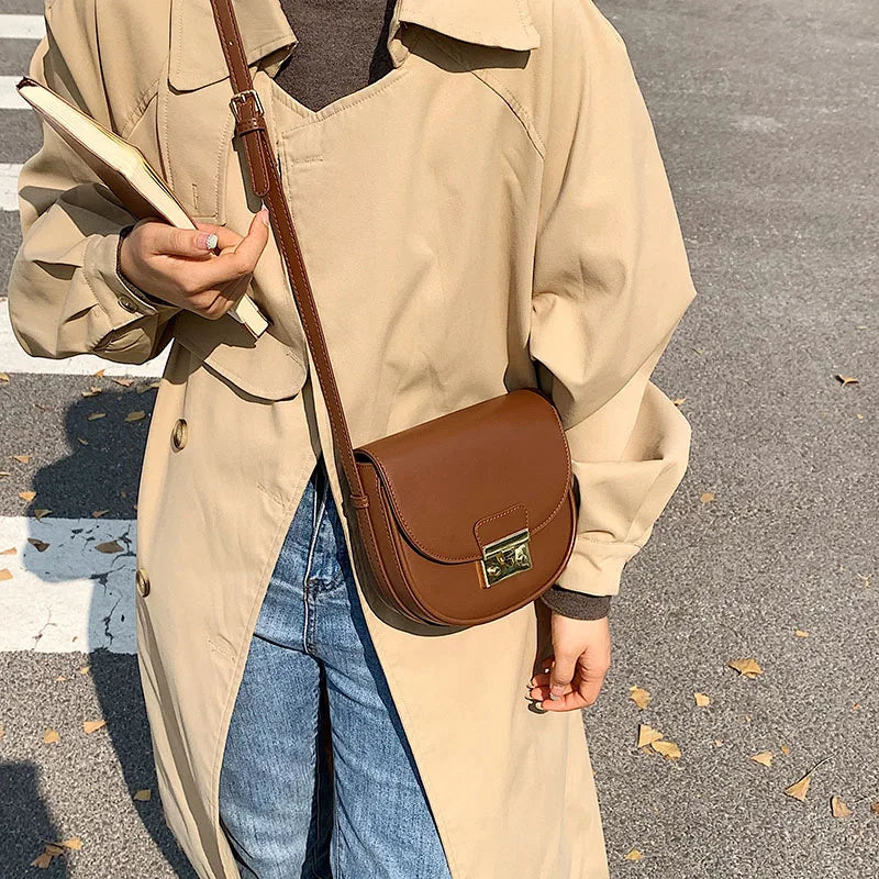 Retro Saddle Bag Vintage Messenger Bags Solid Leather Flap Crossbody