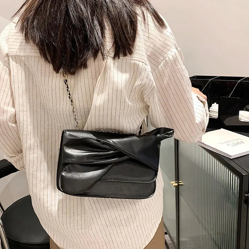 Women Shoulder Bag with Chains and Pearls Crossbody Bag