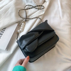 Women Shoulder Bag with Chains and Pearls Crossbody Bag