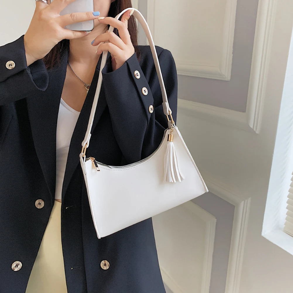 Fashionable PU Leather Women Shoulder Bags with Tassels