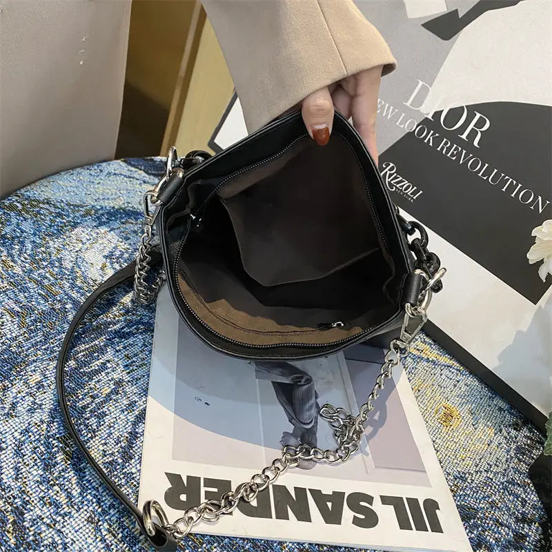 Vintage Cross-body Chain Handbags PU Texture Totes Large Capacity