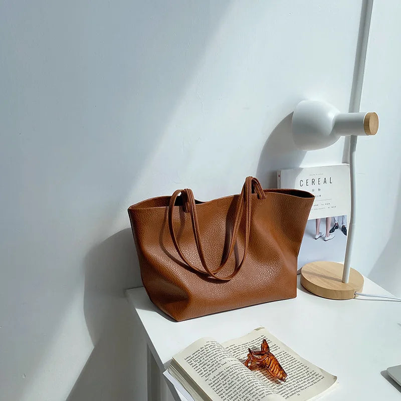 Women's Large Capacity Shoulder Bags PU Leather Handbags Retro Tote Bags