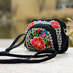 Women's National Style Flower Embroidery Canvas Shoulder Bag