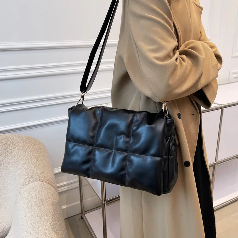 Women's Retro Embroidery Square Bag Shoulder Messenger Bag