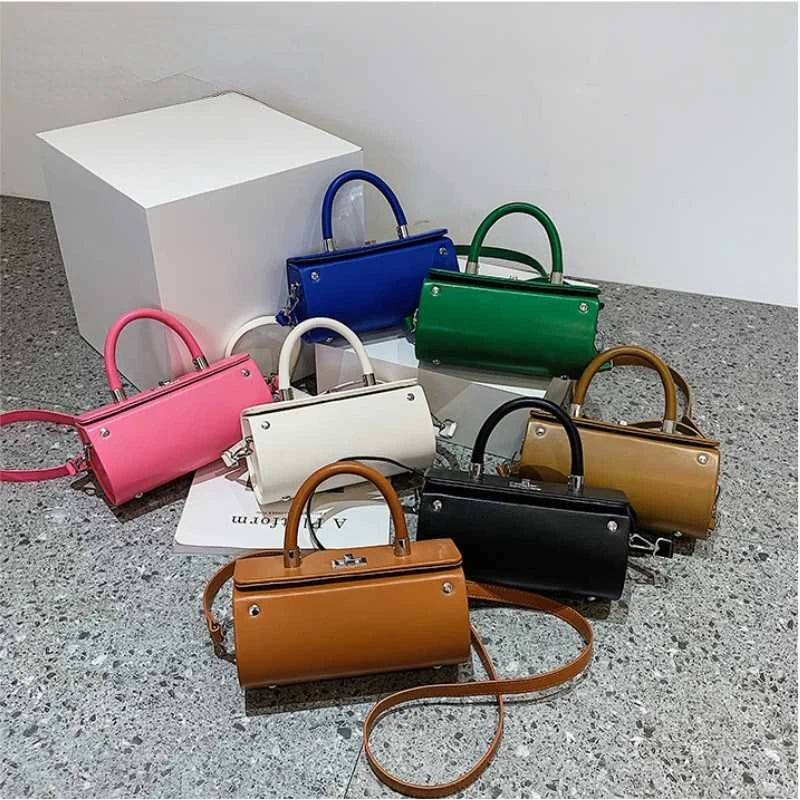 Women's Retro PU Handbag Solid Shoulder Messenger Bag
