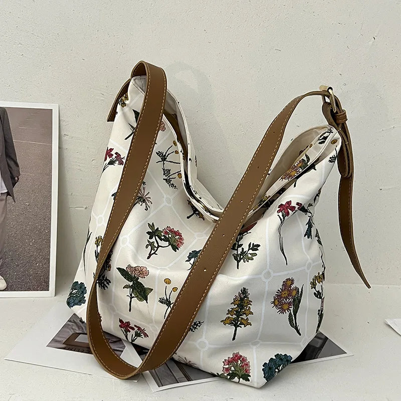 Embroidered Retro Nylon Shoulder Bag Large Capacity