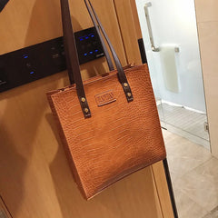 Women's Crocodile Pattern PU Leather Handbag