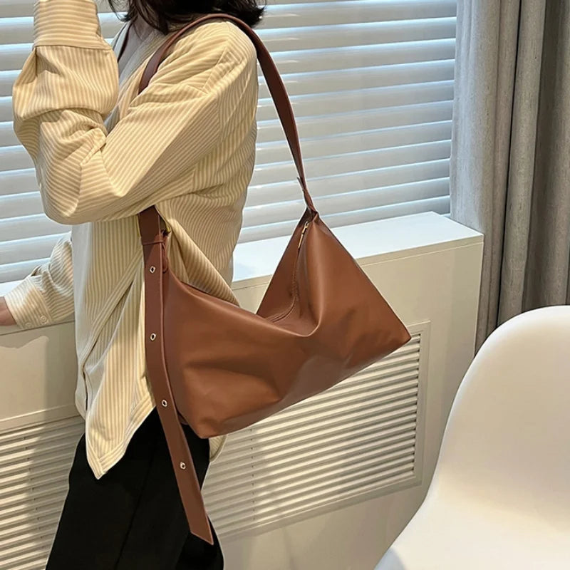 Women's Retro Single Shoulder Bag Large Capacity Crossbody Lazy Wind Tote Bag