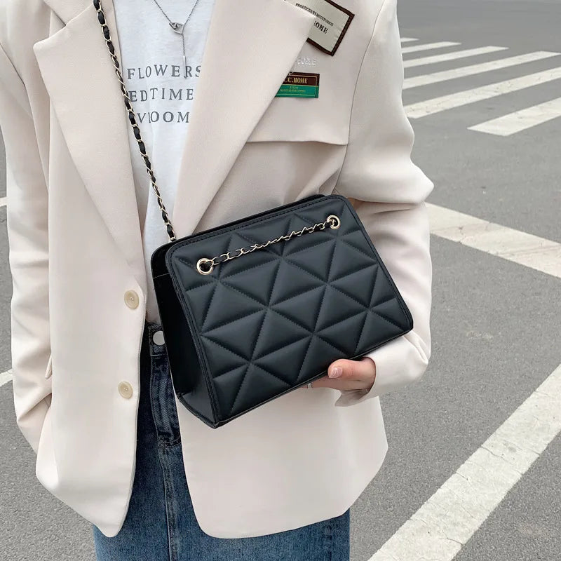Women's Stylish Bag Spring Texture Chain Messenger Bag Diamond Pattern Bag