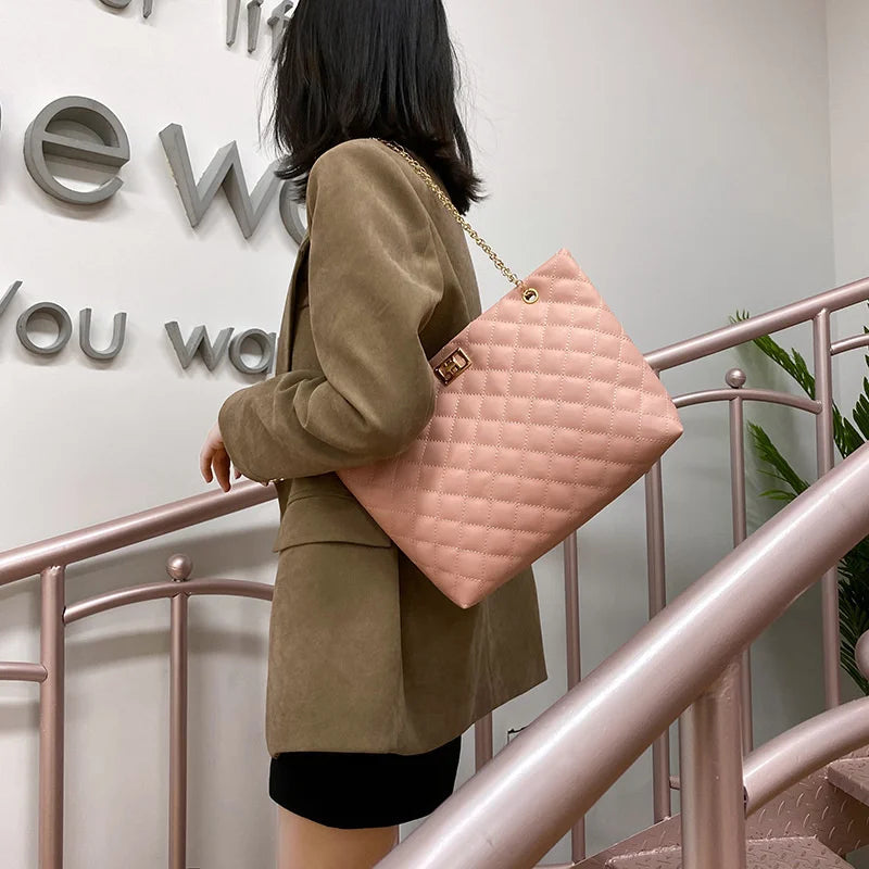 Women's Personalized Shoulder Bag for Summer Shopping