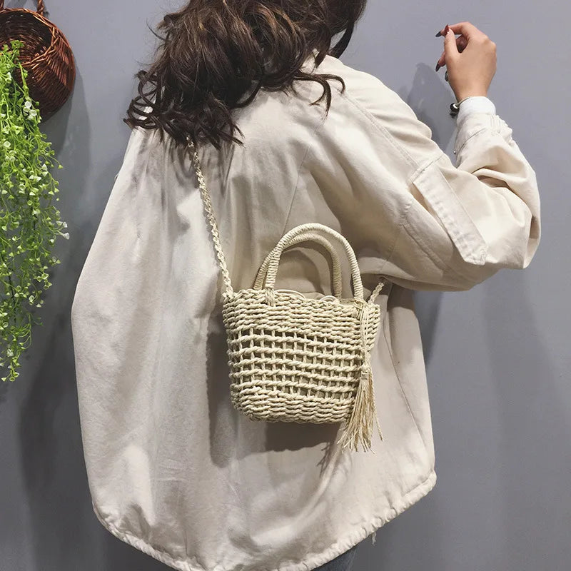 Women's Summer Straw Bag Hand-woven Beach Holiday Mini Bucket Bag