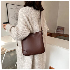 Women's Retro Messenger Bag Large-Capacity Tote