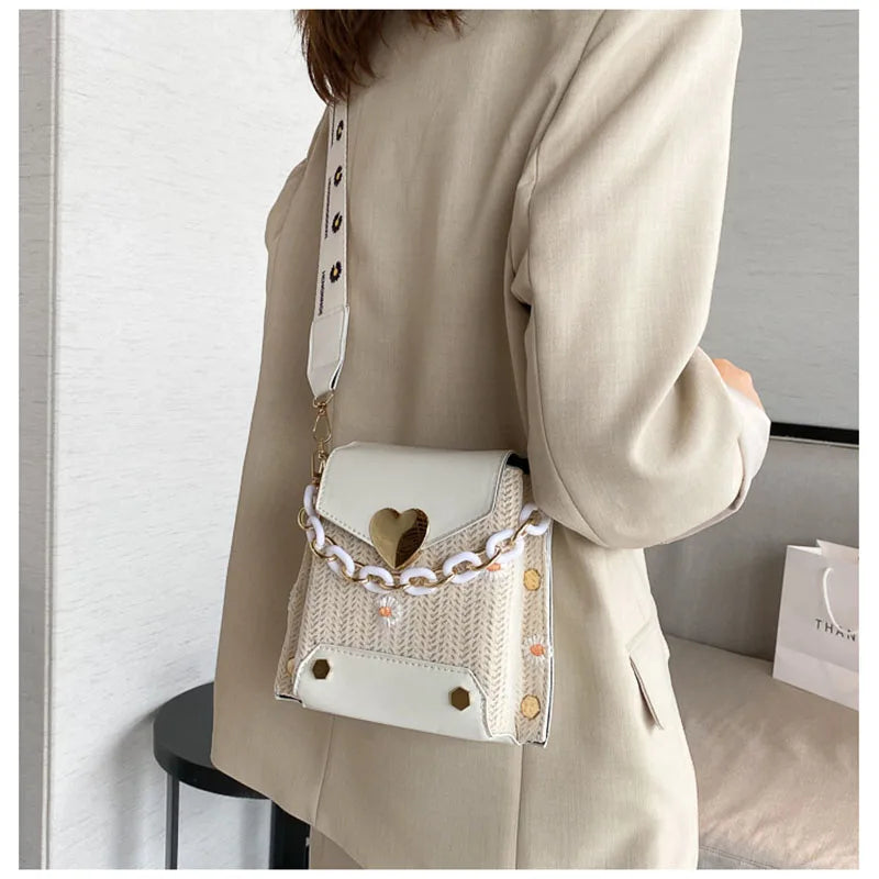Small Daisy Chain Handle Shoulder Bag