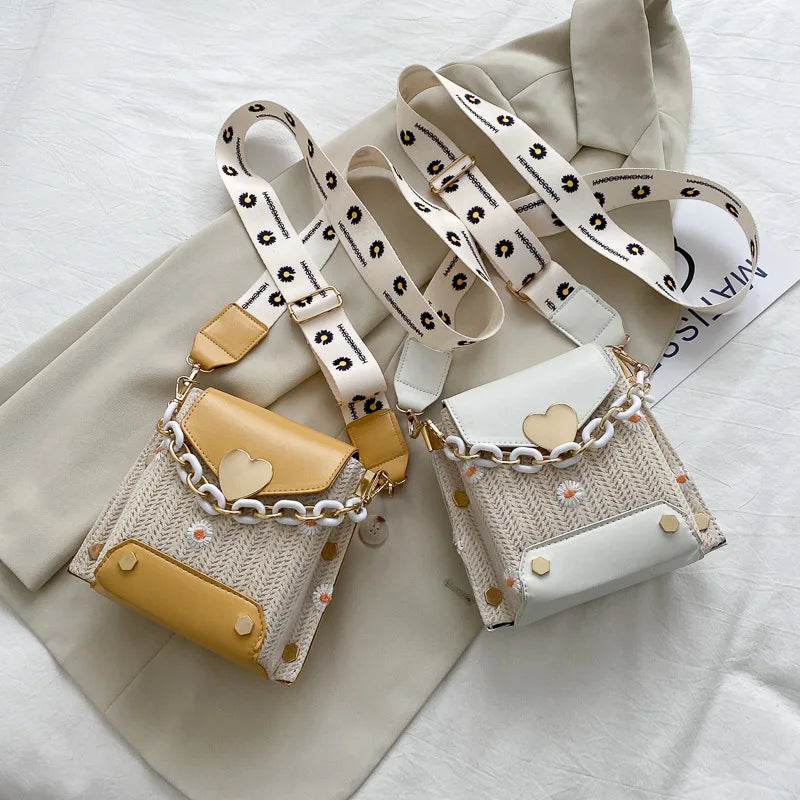Small Daisy Chain Handle Shoulder Bag