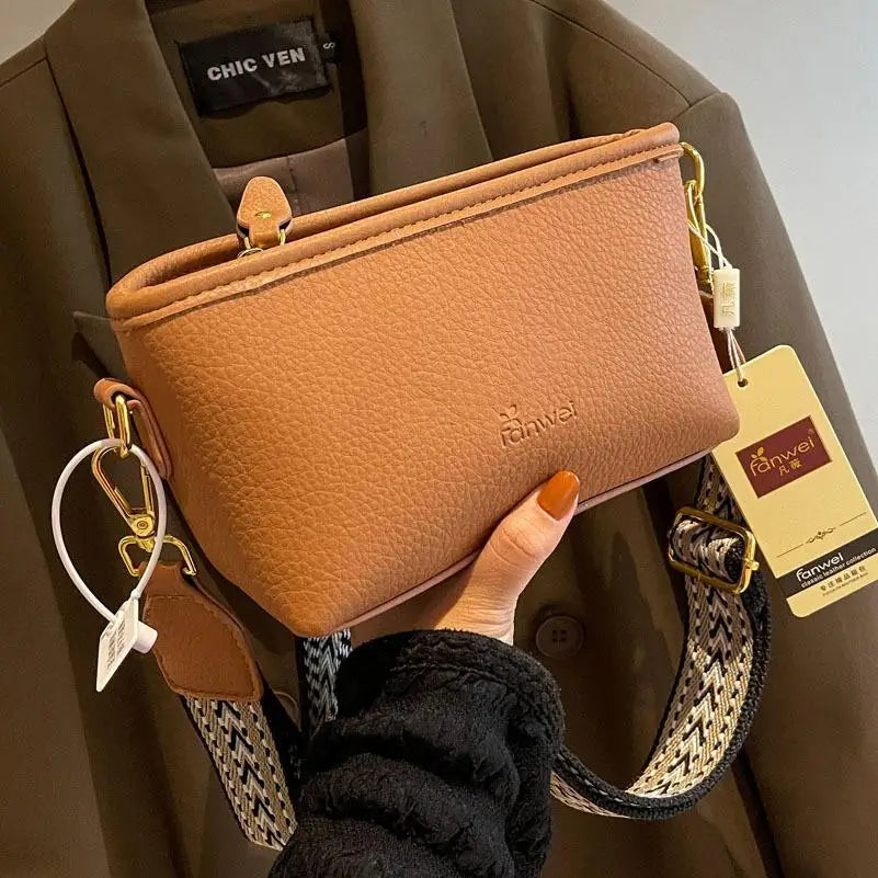 Vintage Women's Chest Bag Casual Outdoor Shoulder Waist Bag