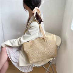 Large-Capacity Straw Woven Shoulder Bag for Women