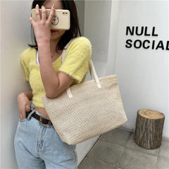 Large-Capacity Straw Woven Shoulder Bag for Women