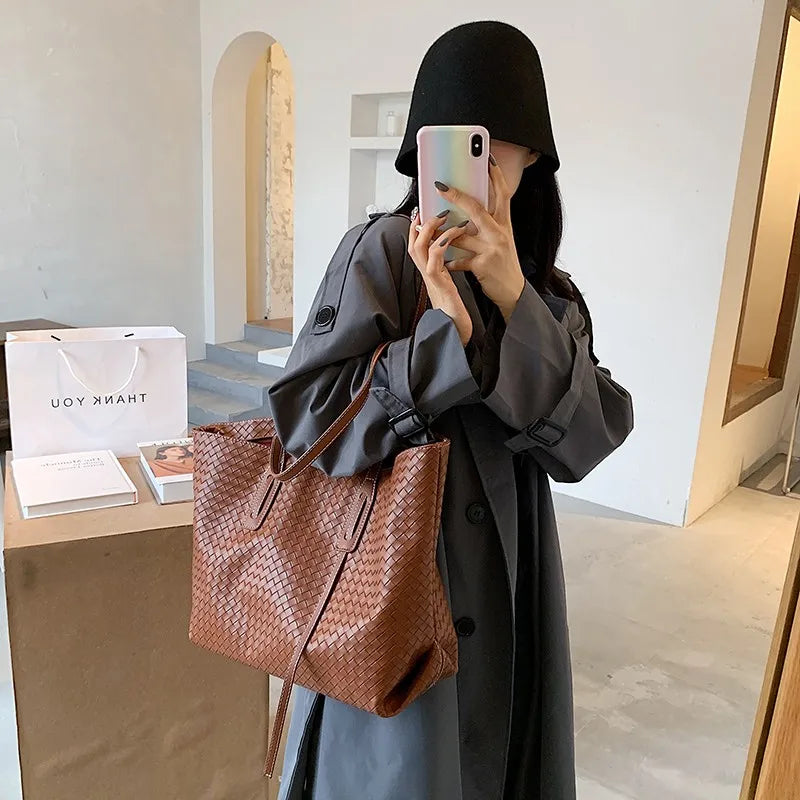 Large Capacity Woven Lattice Women's Shoulder Bag Tote Handbag