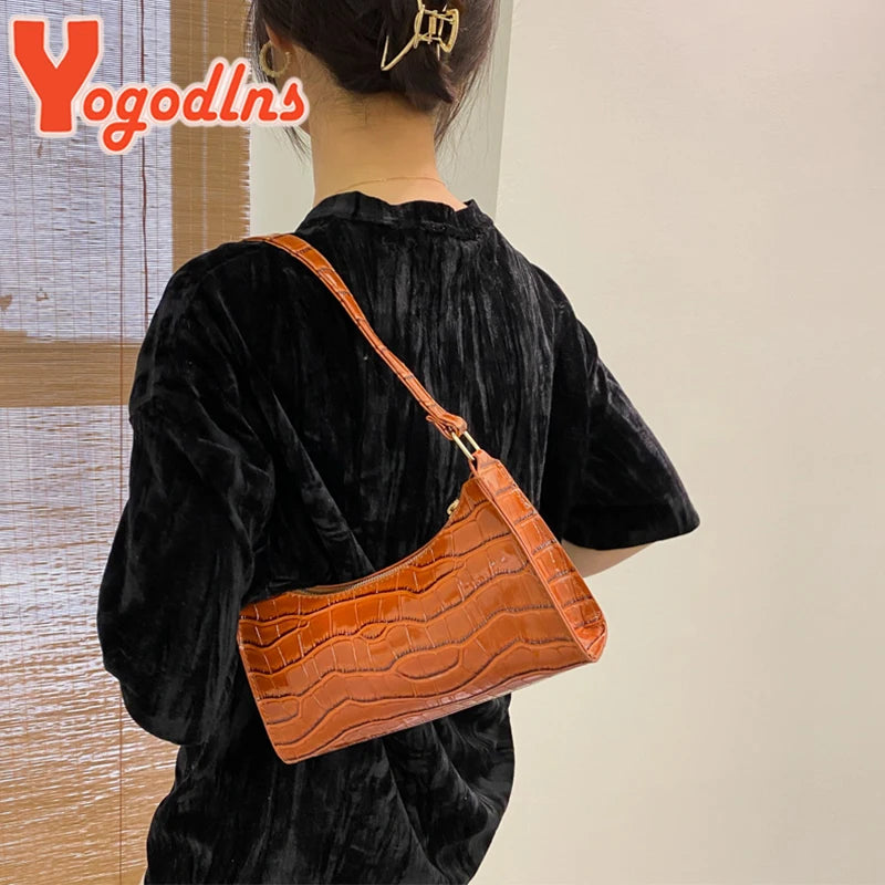 Thick Chains Shoulder Bag Quilted Texture Underarm Bag