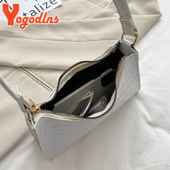 Thick Chains Shoulder Bag Quilted Texture Underarm Bag
