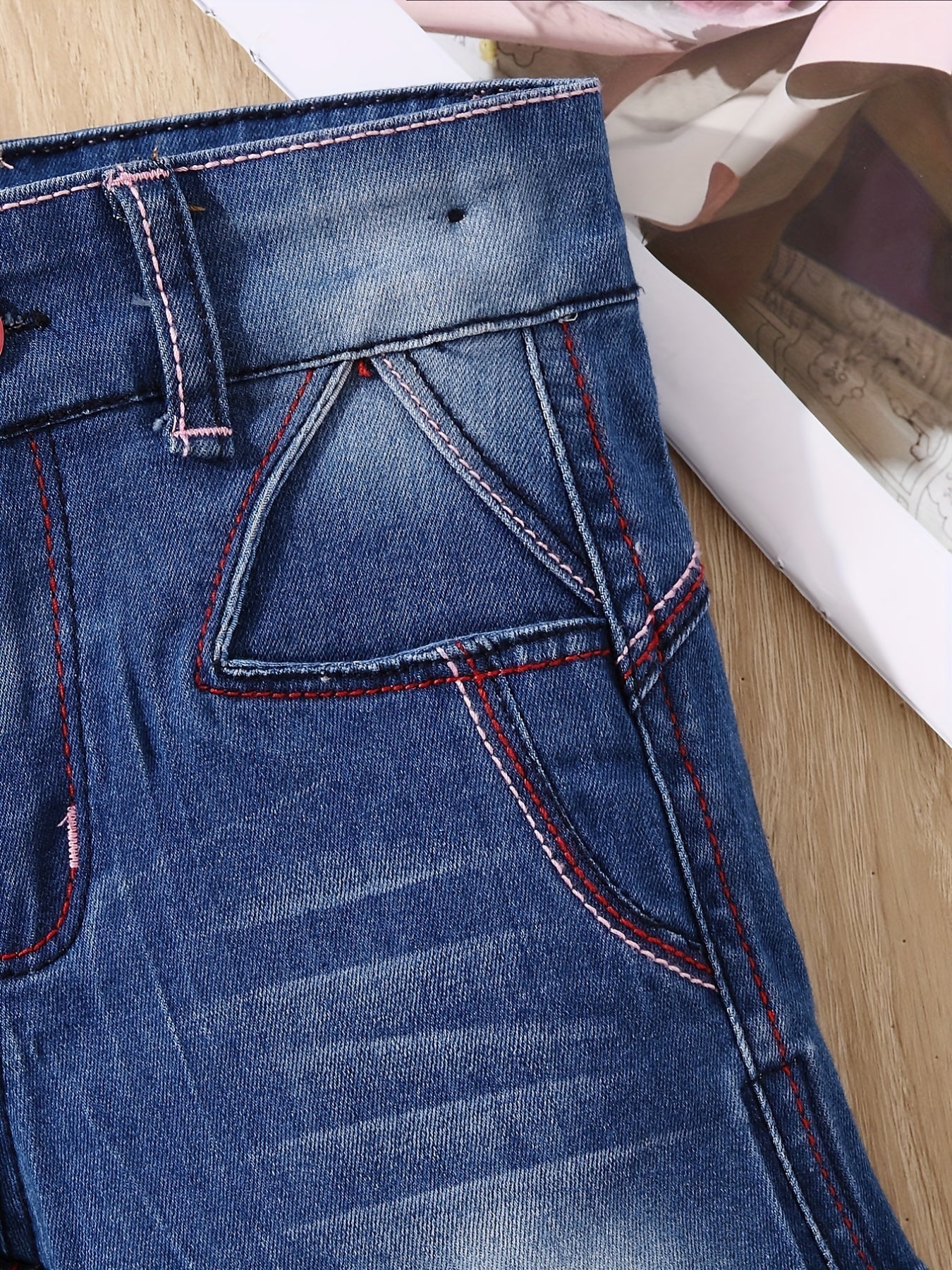Girls' Stretch Heart Embroidered Denim Shorts for Street Outwear