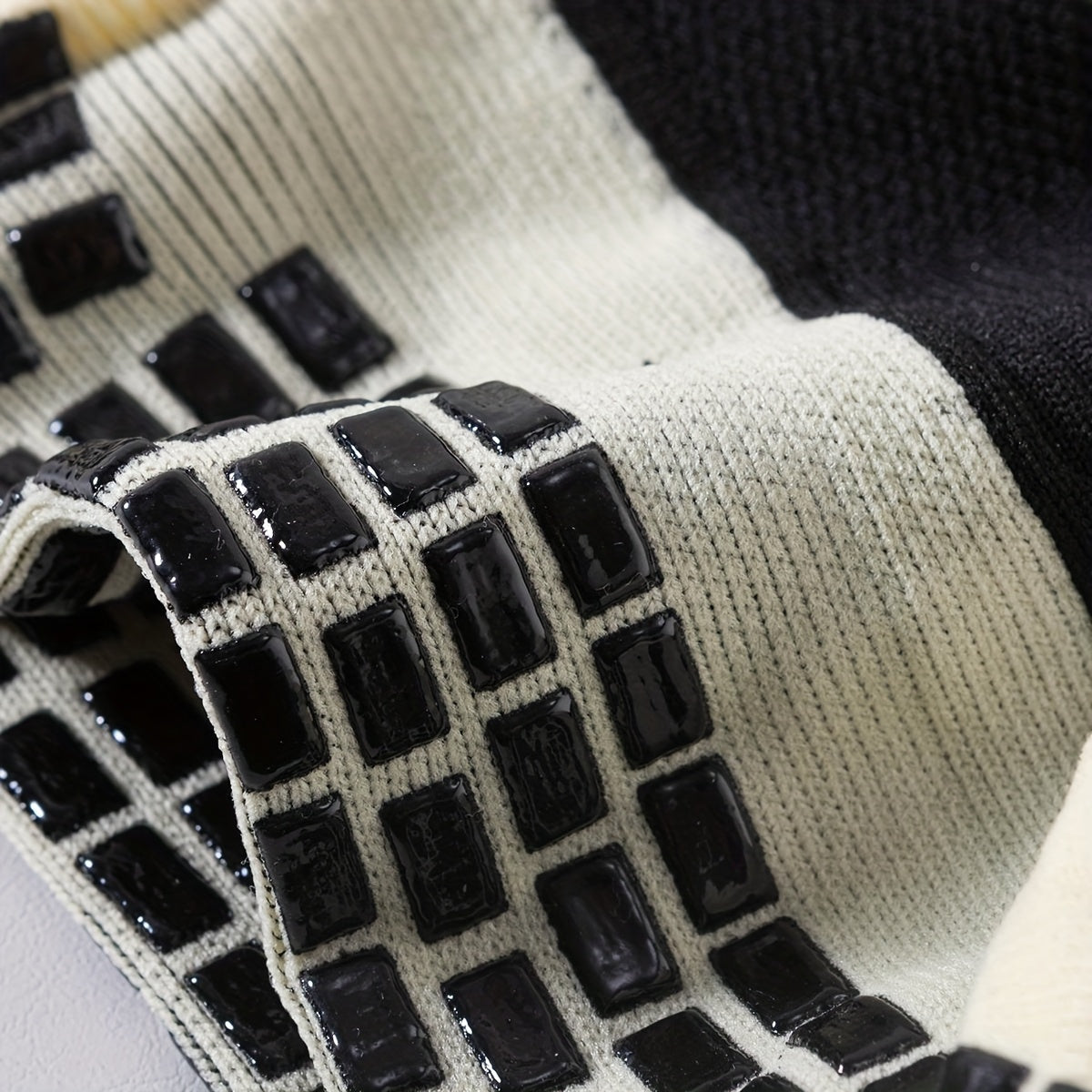 Athletic Crew Socks Breathable Deodorant Non-slip Grip