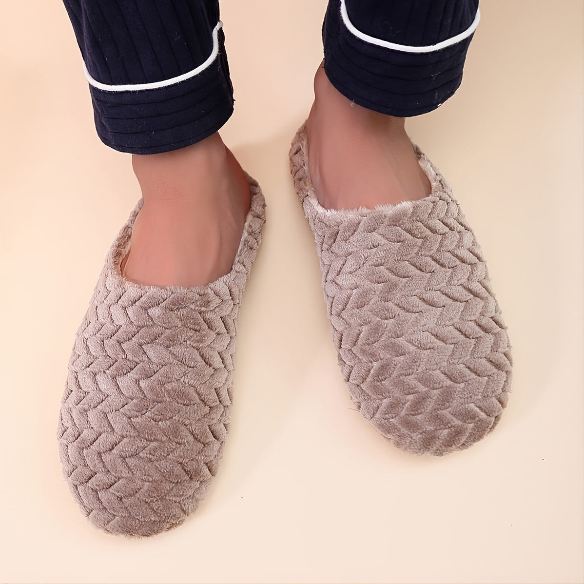 Men's Wave Pattern Plush Slippers