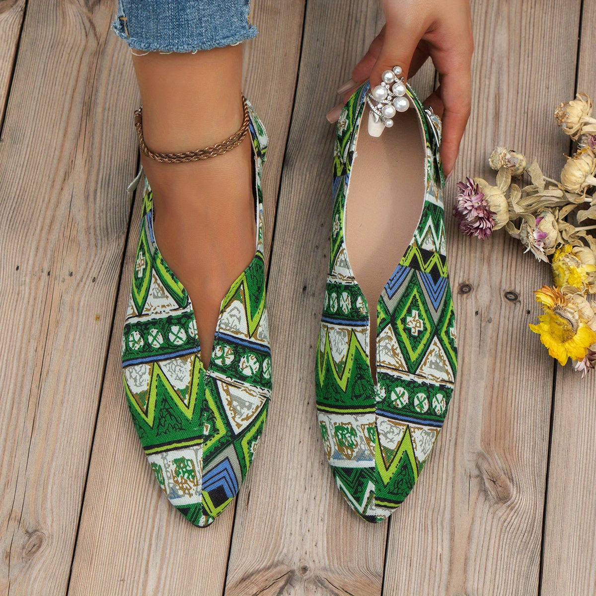 Women's Geometric Pattern Flat Canvas Slip On Walking Shoes