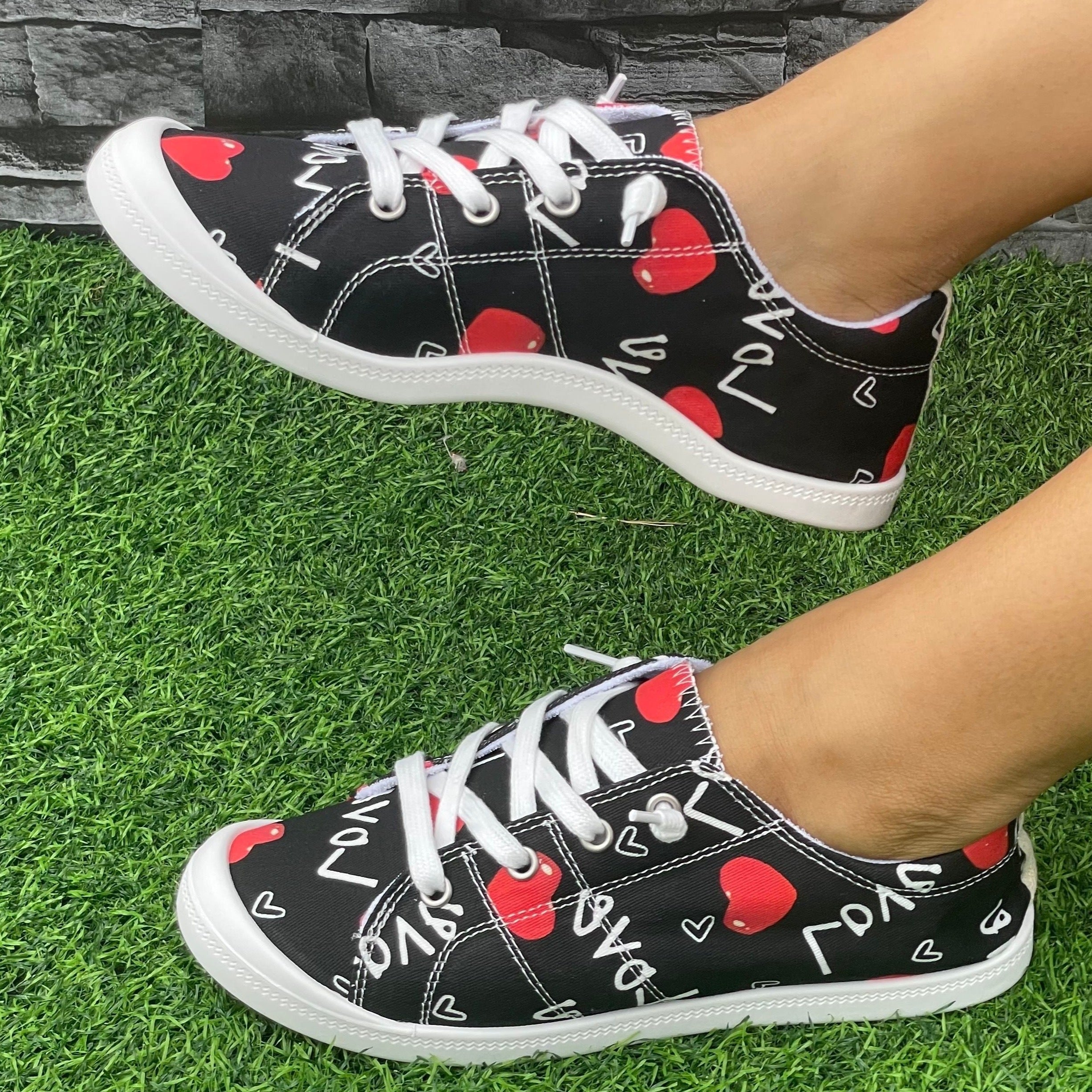 Fashionable Couple LOVE Red Heart Flat Skate Shoes