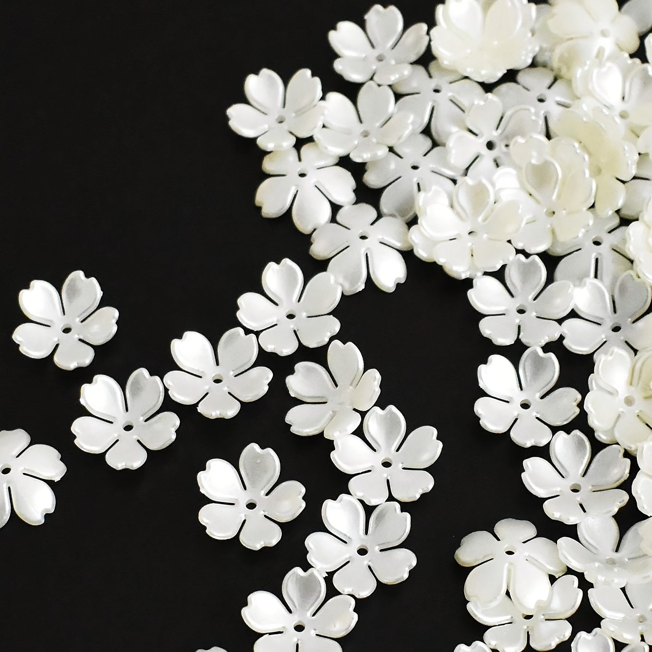 100pcs 15mm Wind Chime Flower Beads ABS Pearl Flower Beads Caps End Caps